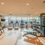 Lavish 21St Floor High Rise, Gym, Parking, Pool, Golf
